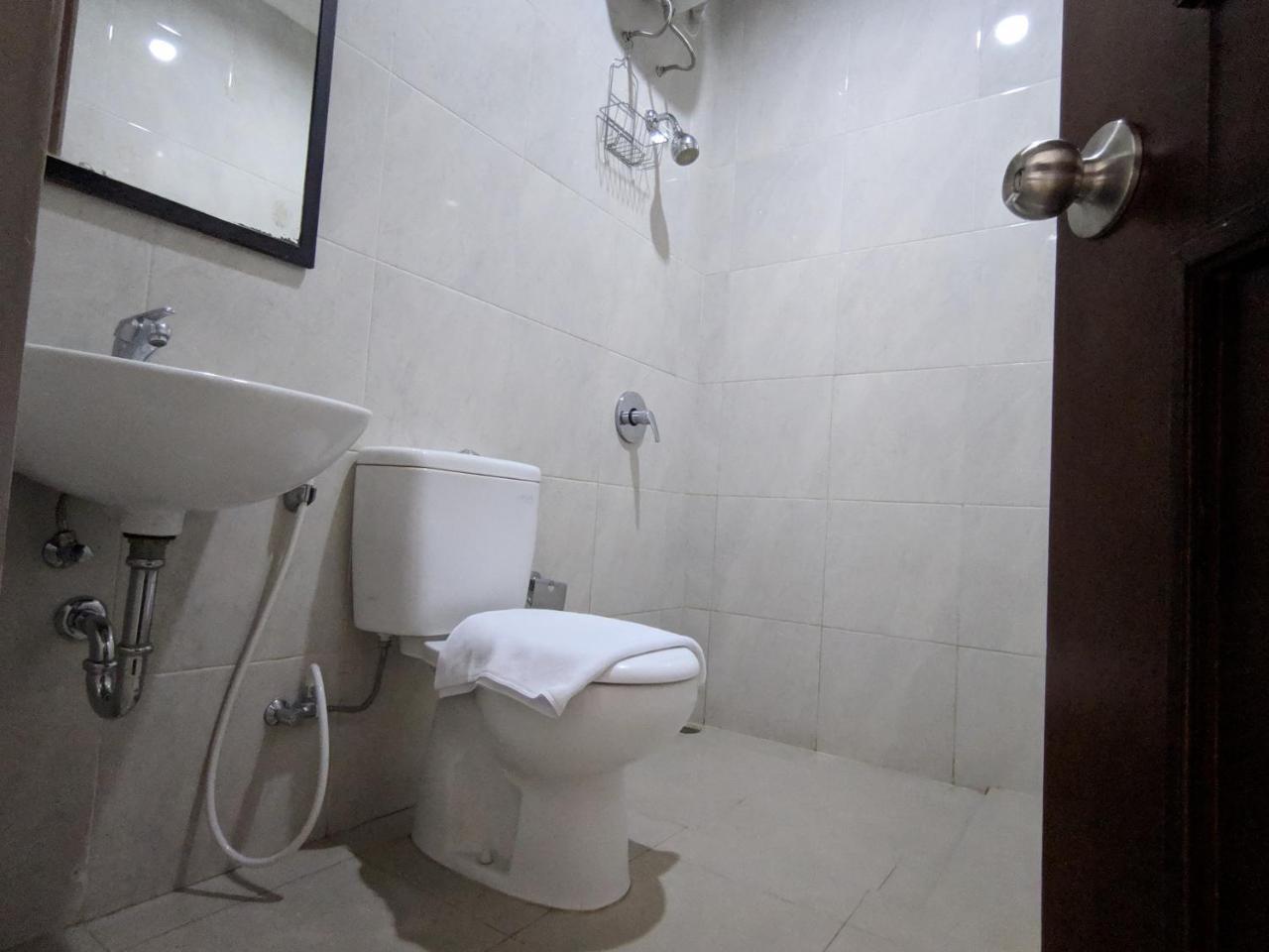 My Home By Flat06 Jakarta Exteriör bild